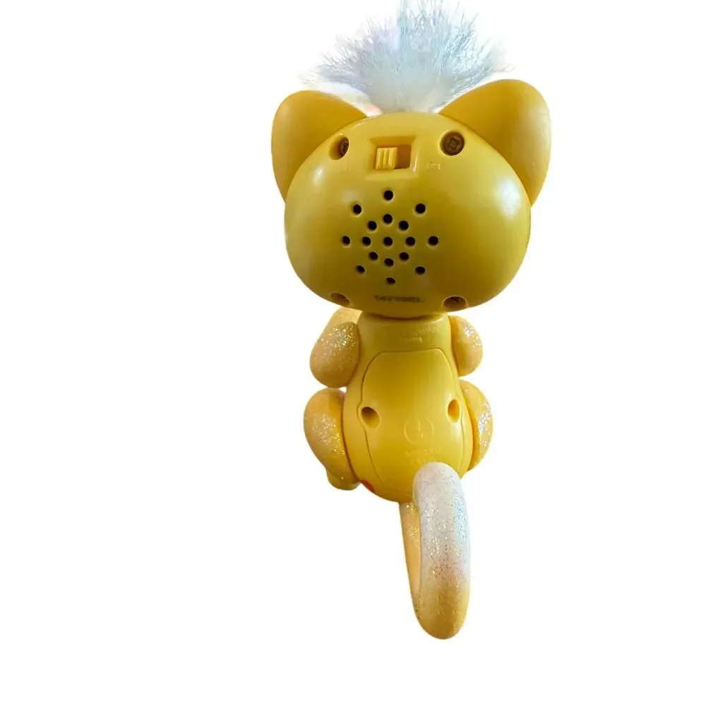 Two Fingerlings Interactive Animals Baby Tiger Baby Lion - Picture 3 of 5